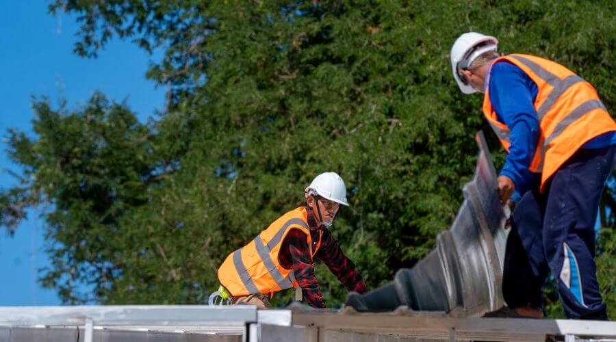 Professional residential roofers in Livermore, IA